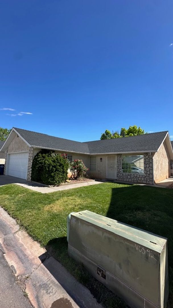 Building Photo - Millcreek Cottages with Community Pool - Pet Friendly!