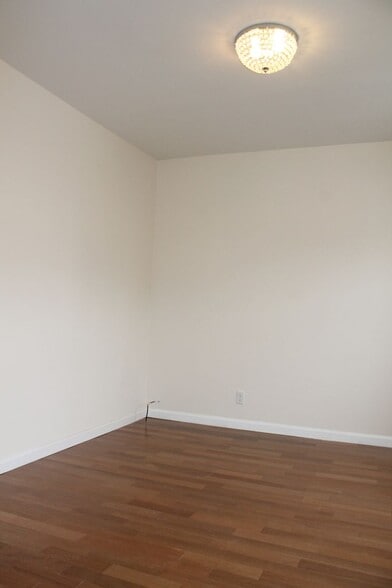 Building Photo - 6954 Loubet St