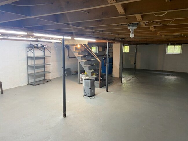 Building Photo - 730 Lonely Cottage Rd