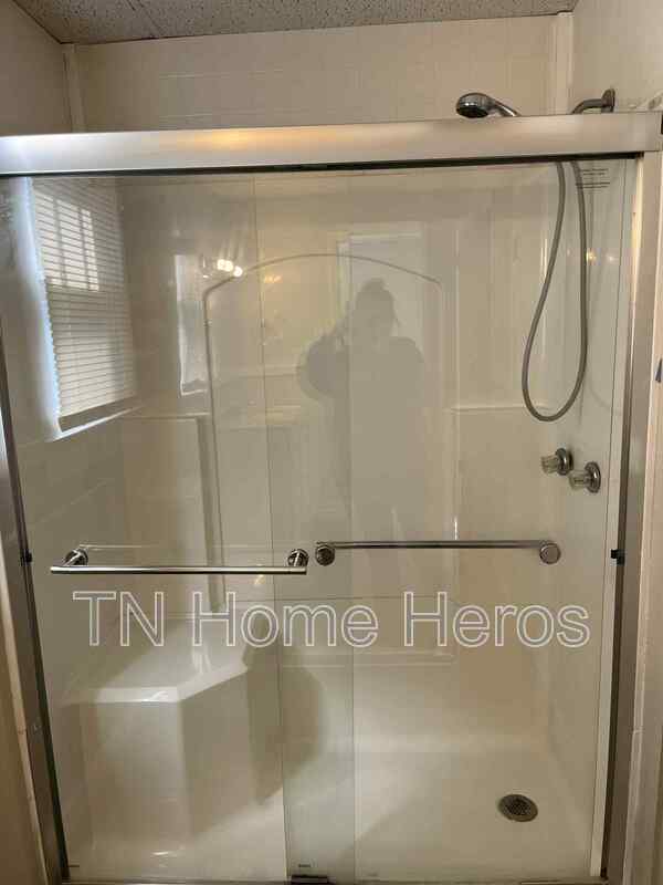 Building Photo - 505 E Morelia Ave