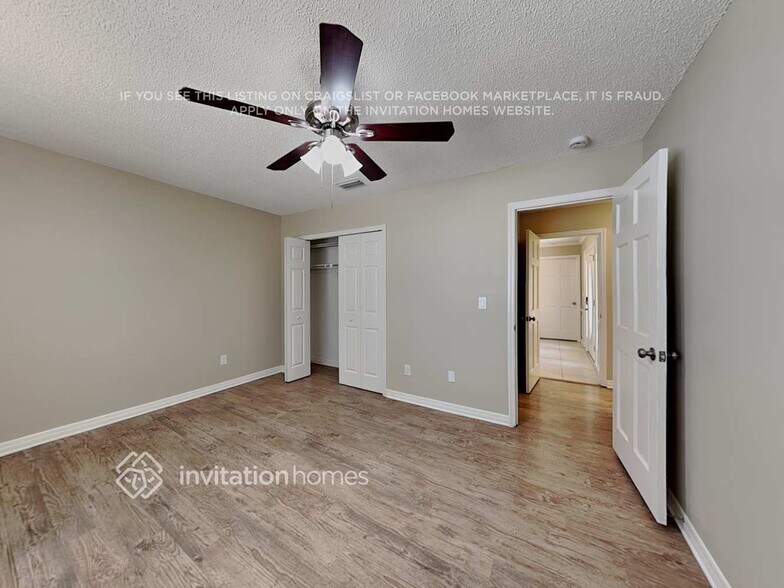 Building Photo - 1449 Lake Marion Dr