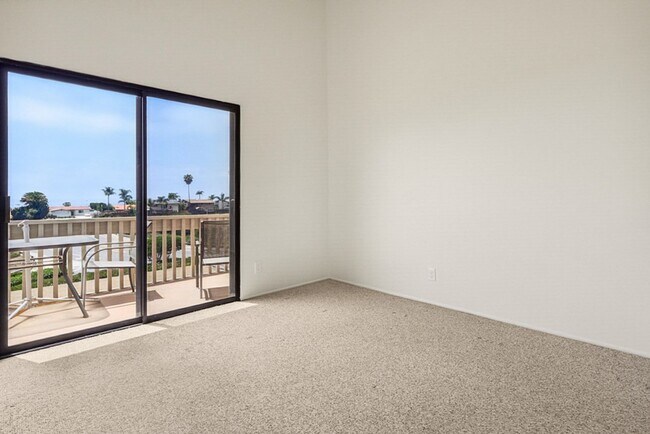 Building Photo - Beautiful Ocean & Golfcourse View!