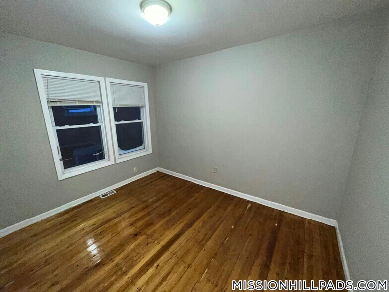 Building Photo - 15-17 Langdon St.