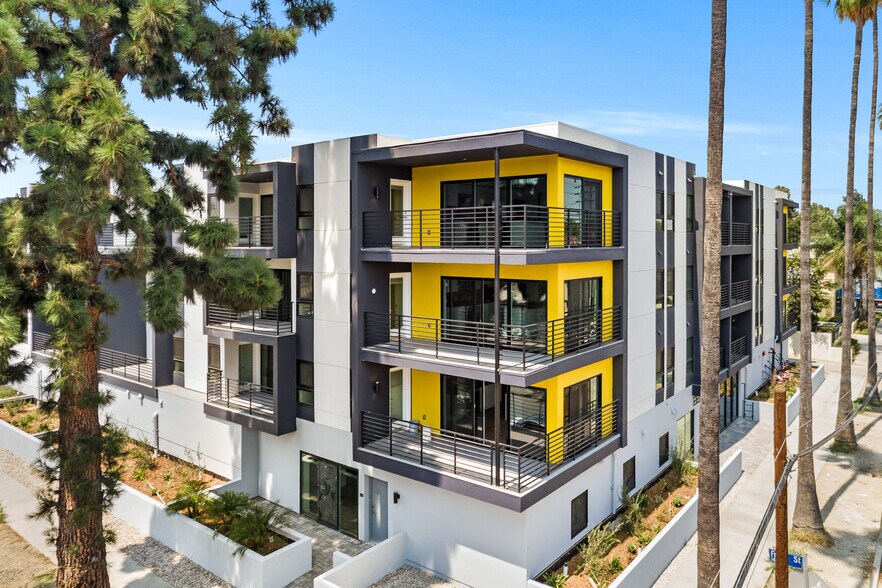 Building Photo - 6363 Tyrone Ave