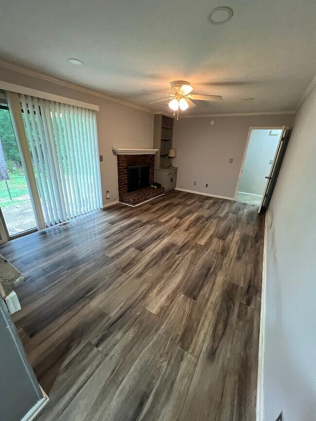 Building Photo - 2348 Carrollton Villa Rica Hwy
