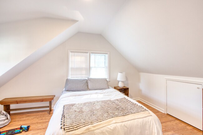 Building Photo - 47 Sleepy Hollow Ln
