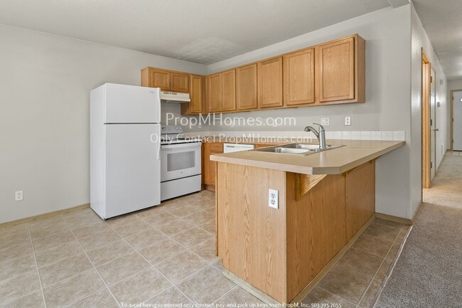 Building Photo - Four Bedroom Home in Powellhurst-Gilbert!