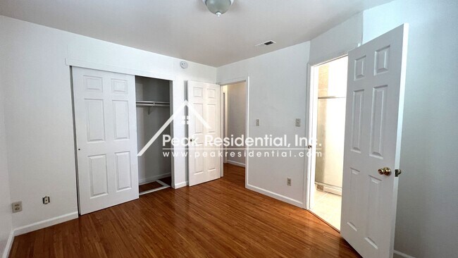 Building Photo - Nice 4bd/3ba House with 2 Car Garage