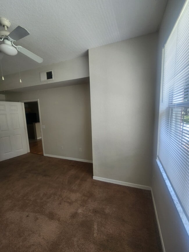 Building Photo - 4002 Venetian Bay Dr