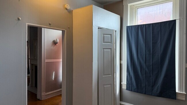 Building Photo - 1 Plus Den Condo