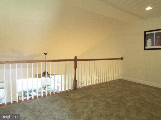 Building Photo - 30671 Kingbird Ct