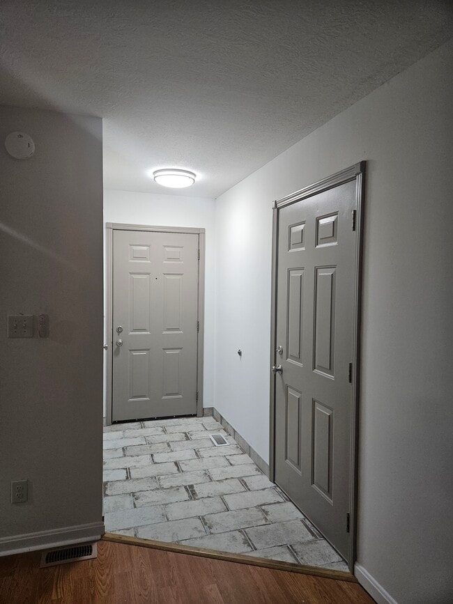 Building Photo - 53 Overlook Dr