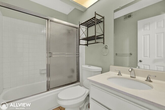 Building Photo - *MOVE IN SPECIAL $750 OFF FIRST MONTH'S RE...