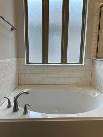 Building Photo - 4040 Crowe Ln