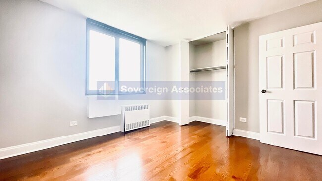 Building Photo - 3333 Broadway