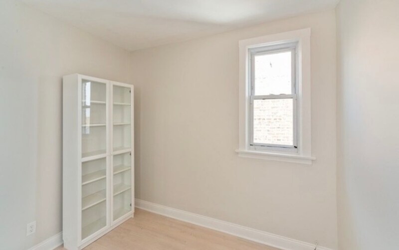 Building Photo - 4143 N McVicker Ave