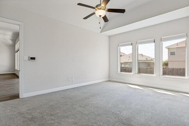 Building Photo - 727 Spinnaker Loop
