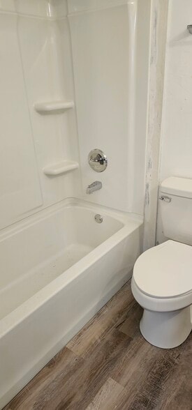 primary bath - 277 Cobalt Dr