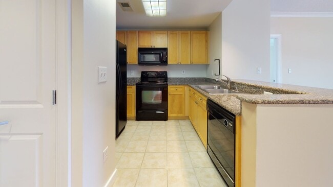 Building Photo - Chinatown 2 Bedroom 2 Bathroom In Amazing Centralized Building-Amenities Galore! Pets Welcomed!