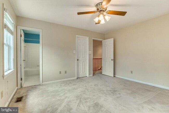Building Photo - 1059 N George Mason Dr