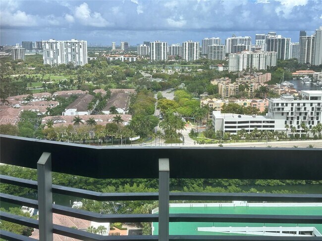 Building Photo - 3530 Mystic Pointe Dr