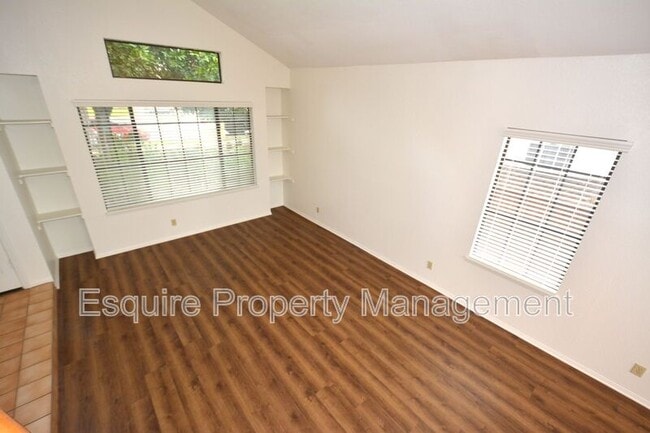 Building Photo - 1610 Oneida Pl