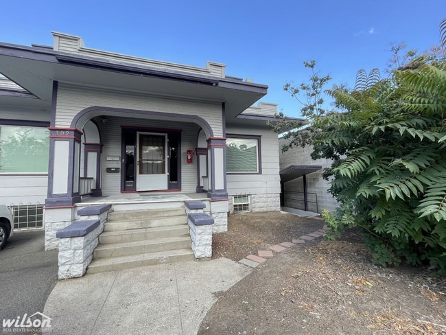Building Photo - 309 N 3rd St