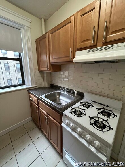 Building Photo - 1156 Commonwealth Ave