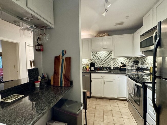 Building Photo - 19 Saco St