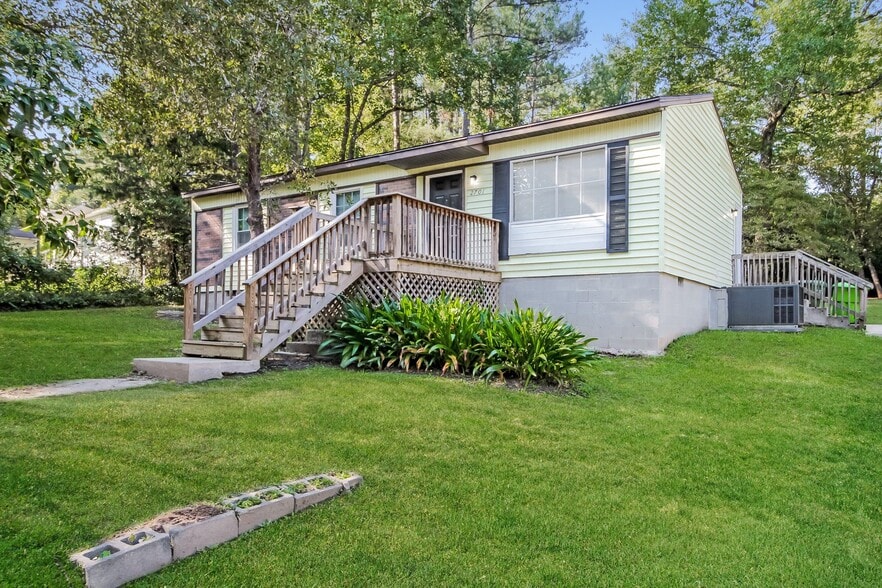 Building Photo - 2701 Welland St