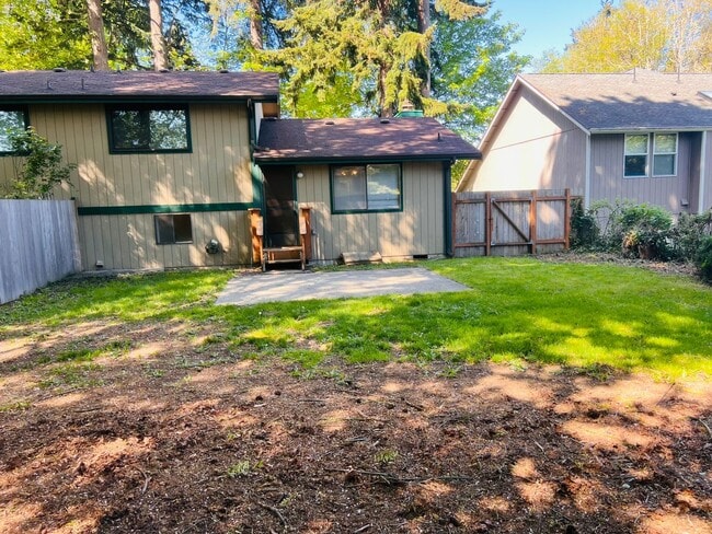 Building Photo - Eastside Olympia/ Must See! Available Now-2bd 1bath