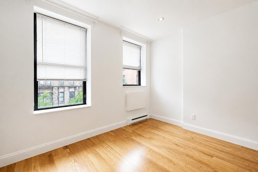 Building Photo - 109 W 105th St