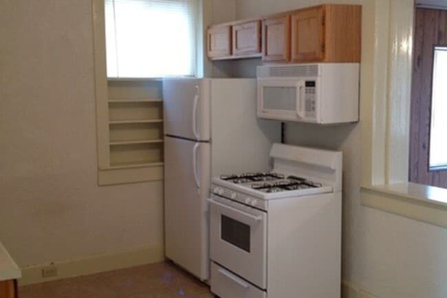 Building Photo - Coming soon:  2 Bed 1 Bath Home