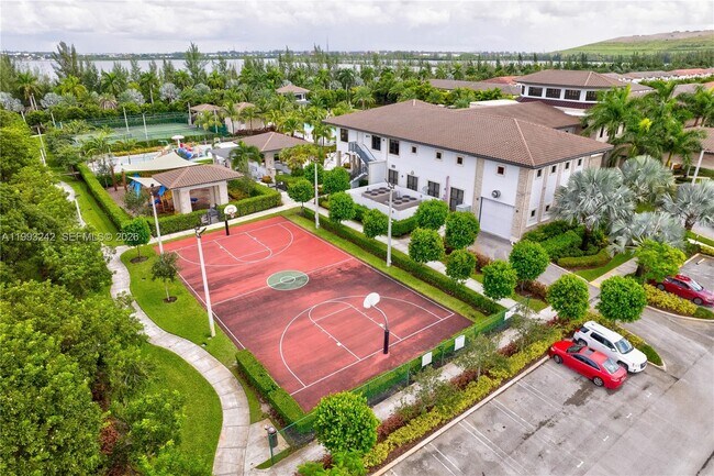 Building Photo - 10021 NW 87th Terrace