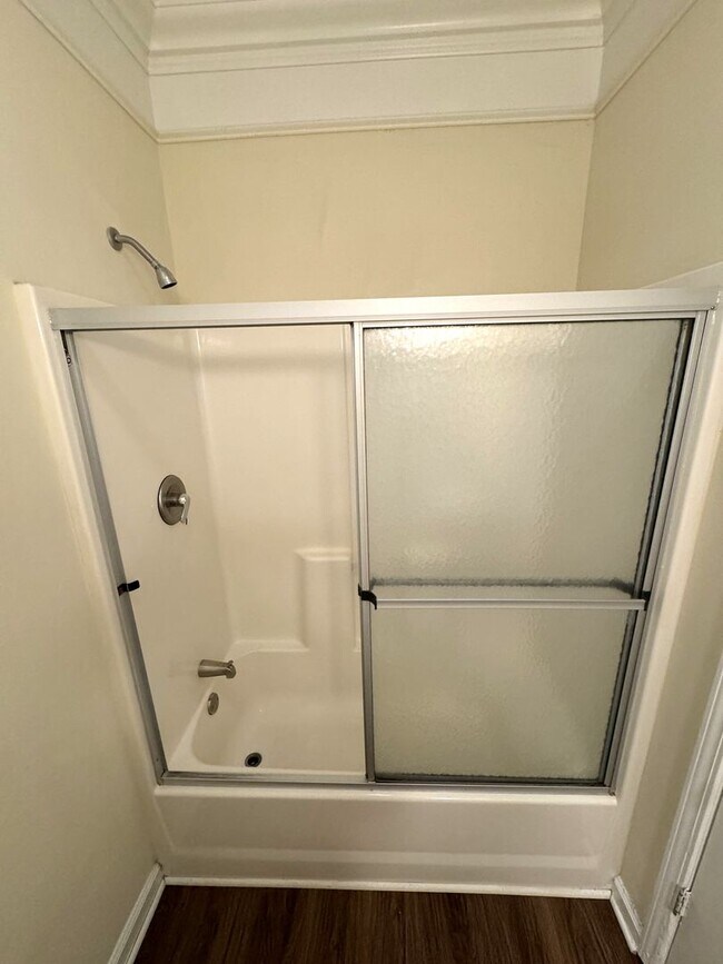 Building Photo - 4br House near Campus, Stadium, Downtown! - FALL 2026 Pre-Lease