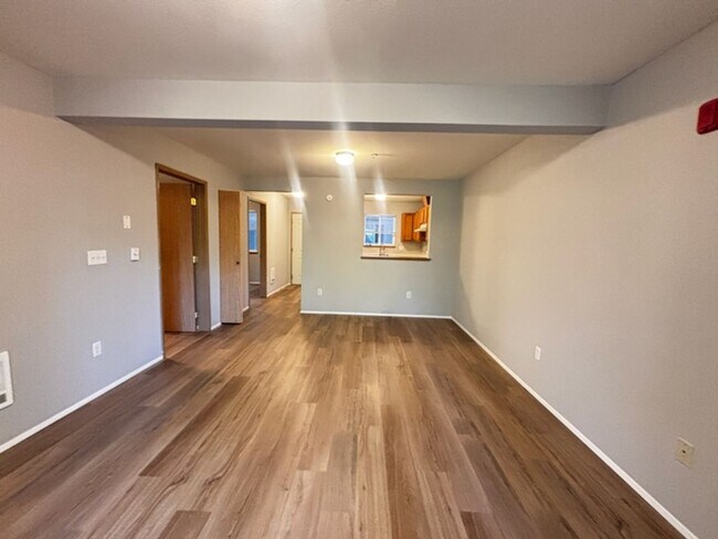 Building Photo - Sign your lease this October at Belleau Wo...