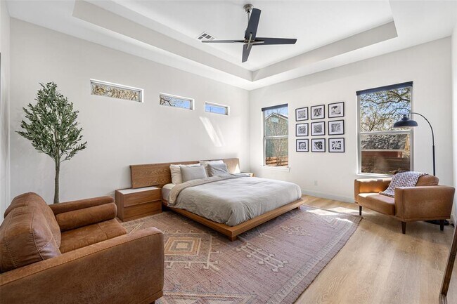 Building Photo - 1017 S Quinlan Park Rd