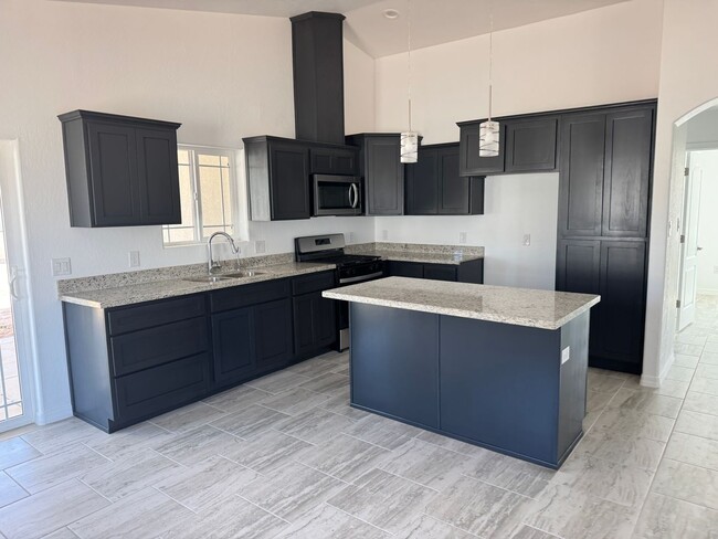 Building Photo - Brand New 3 bedroom home with 2 car garage...