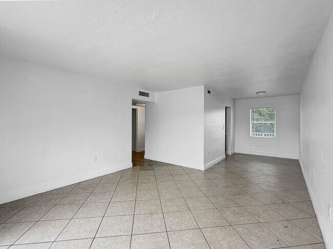 Building Photo - 8475 SW 94th St