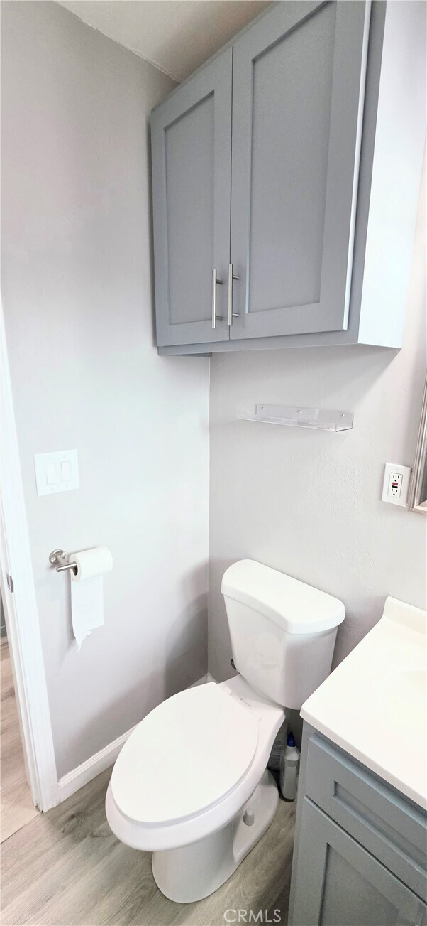 Building Photo - 10527 Western Ave