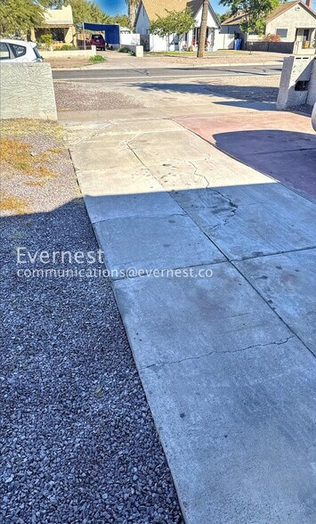 Building Photo - 2317 W Adams St