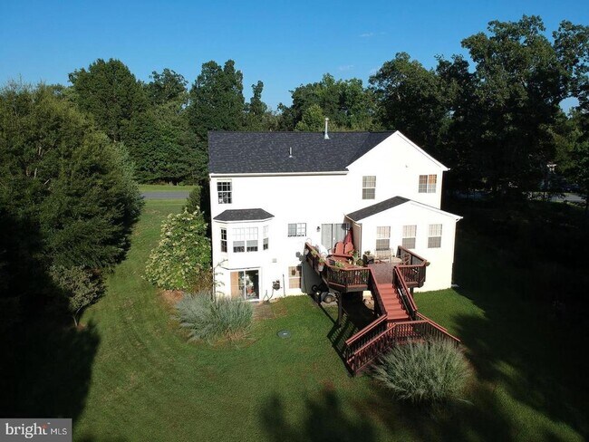 Building Photo - 53 Crestwood Ln