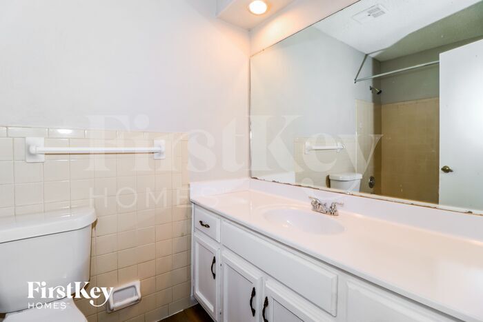 Building Photo - 6229 Skyview Cir