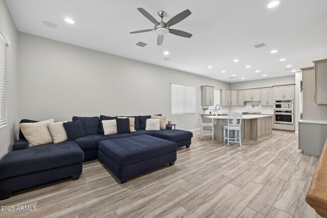 Building Photo - 20194 E Raven Dr