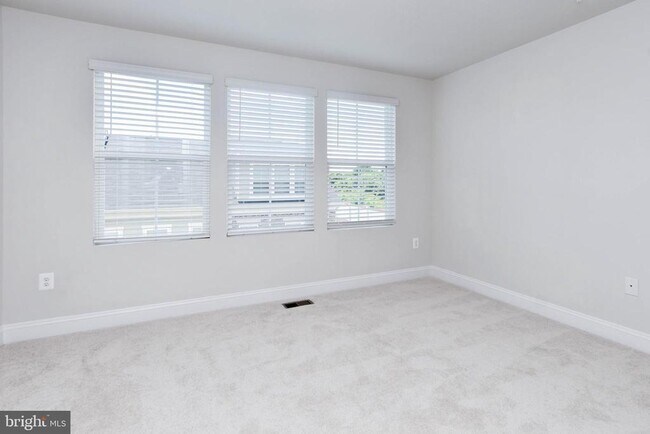 Building Photo - 7102 Druce Way