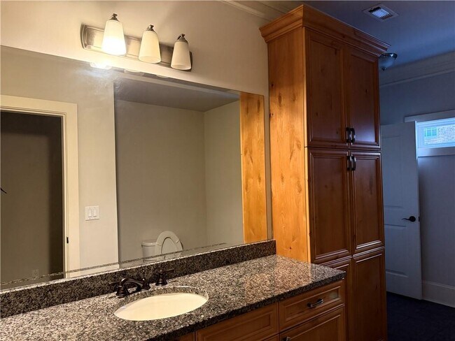 Building Photo - 2617 Canterbury Trail