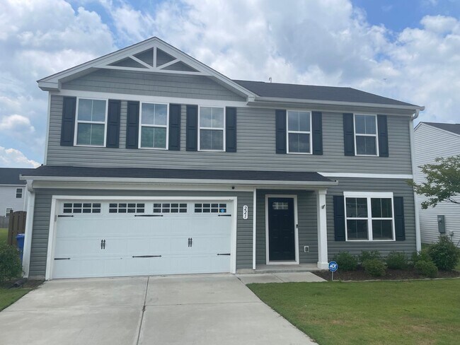 Building Photo - 4 Bedroom 2 1/2 Bath