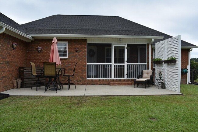 Building Photo - 3950 Cantle Dr