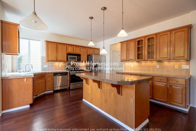 Building Photo - 7561 SW Thornton Dr