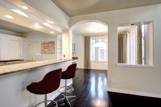 Building Photo - Castle Pines Village Custom Home for lease.